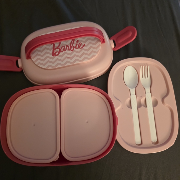 Barbie Bento Lunch Box Set with Utensils - Picture 2 of 6